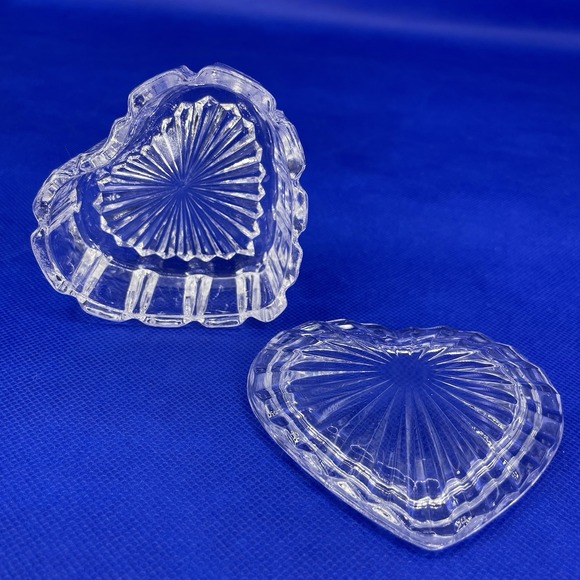Vintage Clear Cut Glass Crystal Jewelry Miniature Heart Shaped Trinket Box - Picture 2 of 8